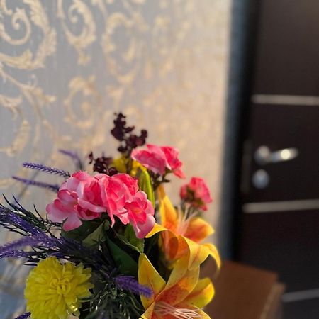 Luxury Appartement Boekarest Buitenkant foto