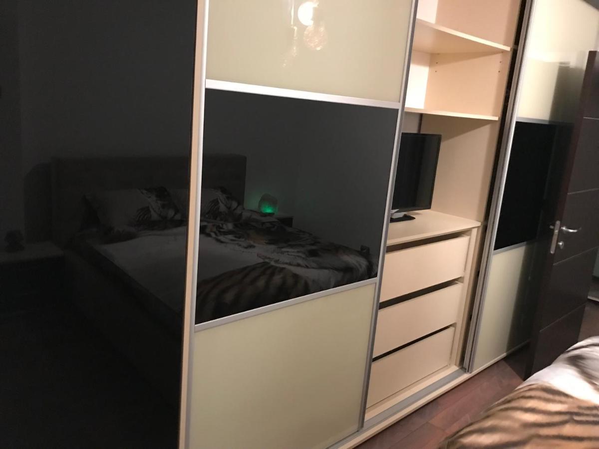 Luxury Appartement Boekarest Buitenkant foto