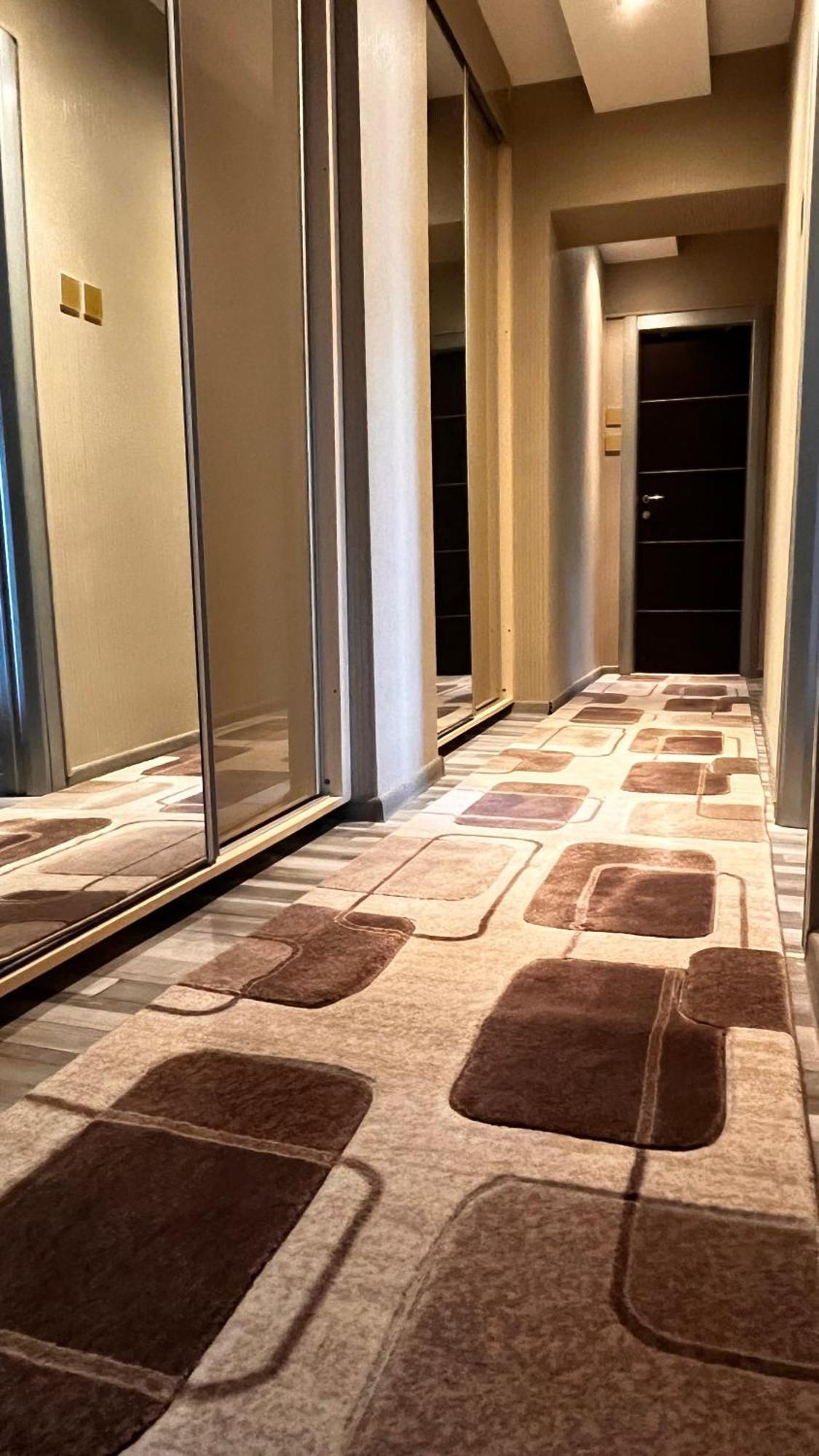 Luxury Appartement Boekarest Buitenkant foto