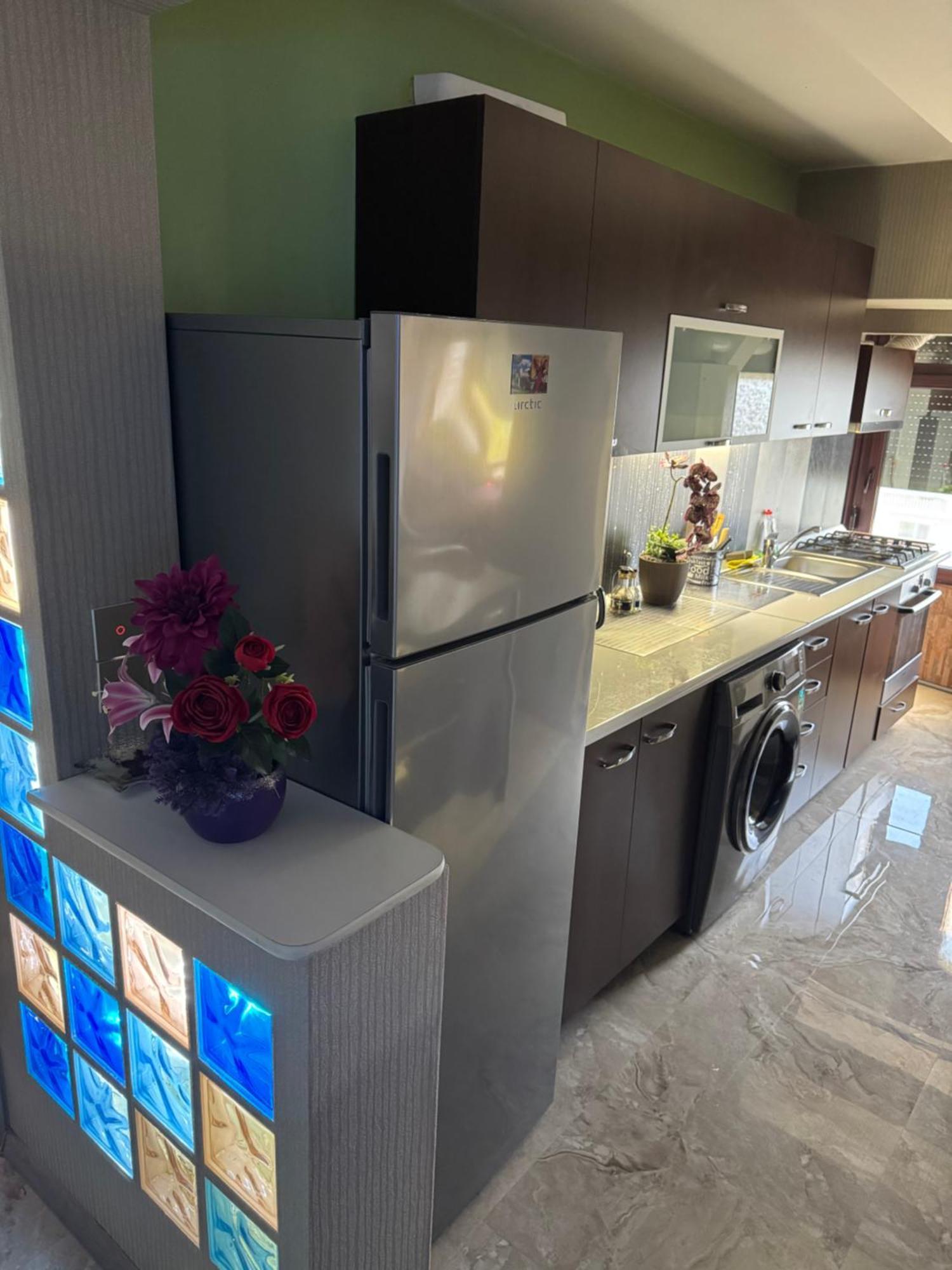 Luxury Appartement Boekarest Buitenkant foto